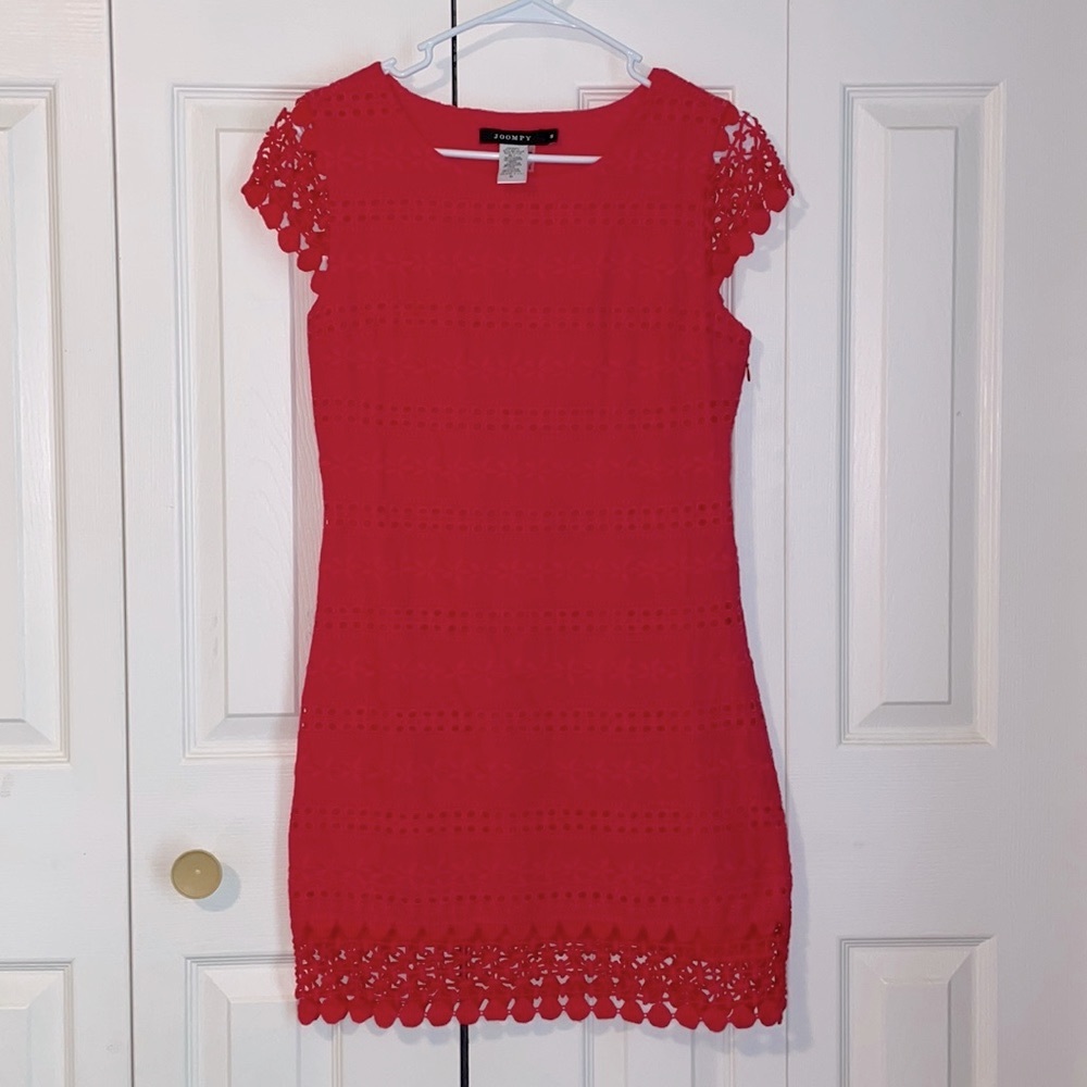 Joompy 🌺 Coral Eyelet Embroidered Dress - Size: S